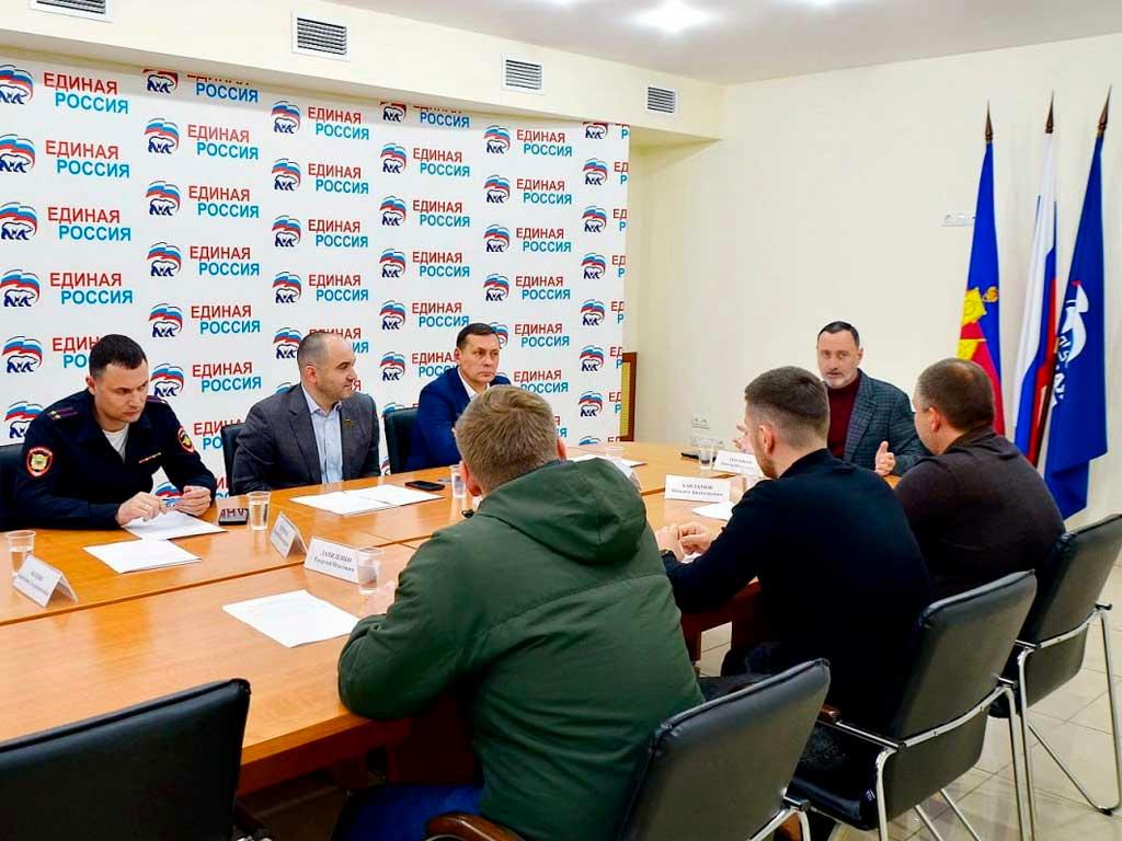 Проблема несанкционированных свалок обсуждена в Сочи: на контейнерных площадках могут появиться видеокамеры
