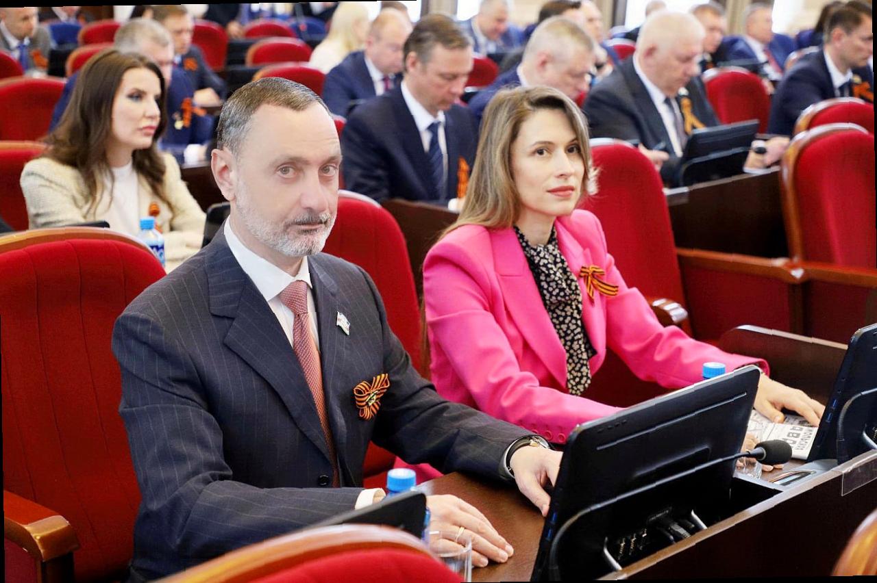 Виктор Тепляков принял участие в заседании краевого парламента