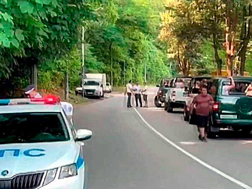 Летом в Сочи усилят меры против джипперов-нарушителей