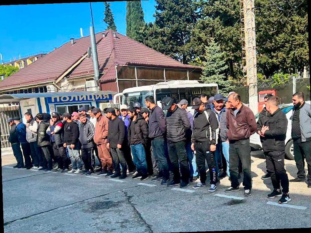 Рейды по мигрантам проводят в Сочи