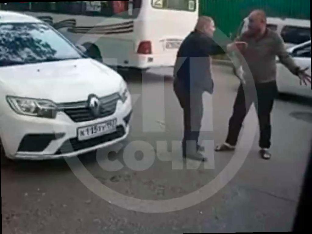Более 20 водителей попали в неприятности за пьяное вождение и драку в маршрутках в Сочи на прошлой неделе.