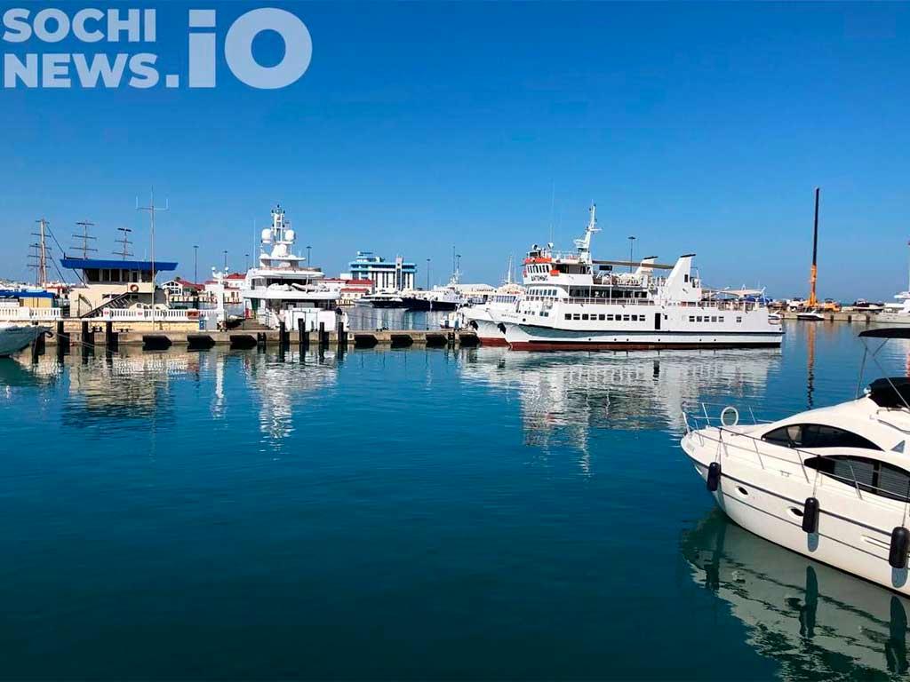 Запуск паромного сообщения между Сочи и турецким Трабзоном будет отложен на середину июля. Планируется, что перевозки начнутся с 15 по 20 июля. Об этом сообщает издание «Ъ-Сочи», ссылаясь на генерального директора компании «СВС Шипинг» Сергея Туркменяна.