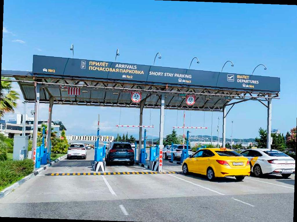 В аэропорту Сочи установлена новая автоматизированная парковочная система