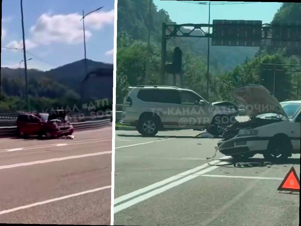 В Сочи на улице Краснофлотской произошла авария с участием трех автомобилей