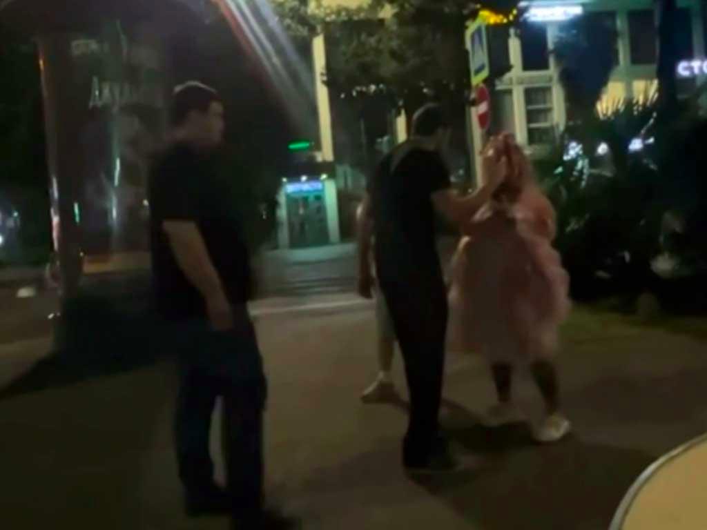Двух мужчин задержали в Сочи за агрессию к блогерше