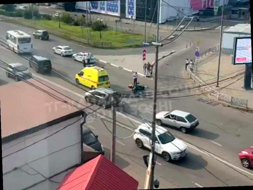 В Сочи автоледи совершила ДТП, сбив мопедиста