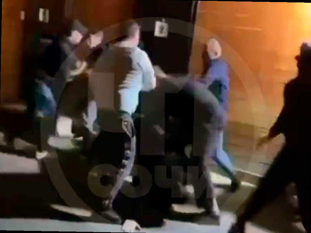 Массовая драка в Сочи под угрозой поножовщины
