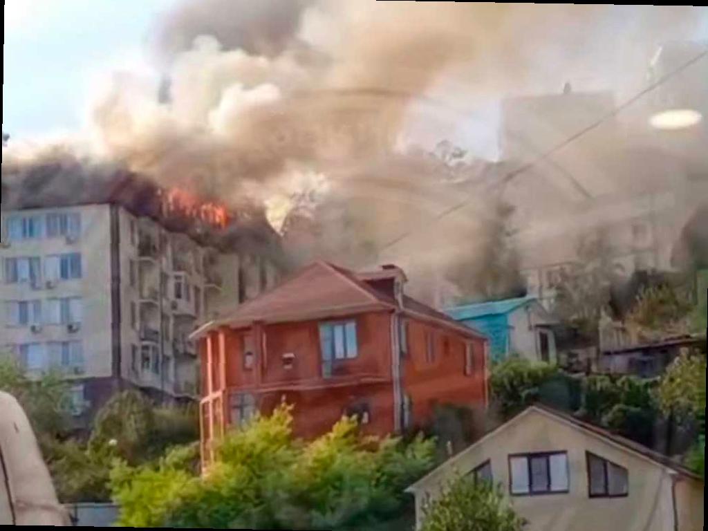 Пожар в многоэтажном доме на улице Альпийской в Сочи