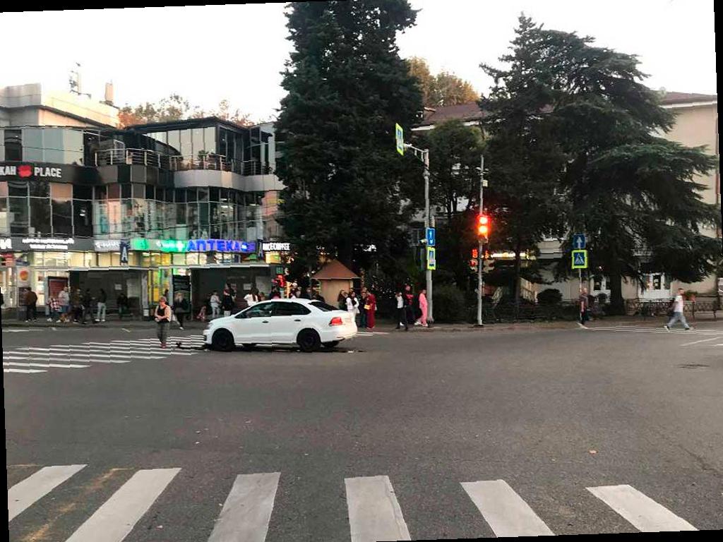 В Центральном районе Сочи произошло ДТП с подростком на самокате