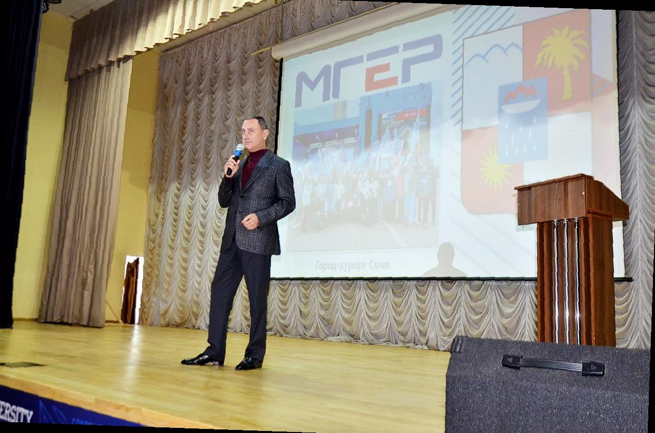 «Виктор Тепляков поделился с студентами возможностями сотрудничества с «Молодой Гвардией»»