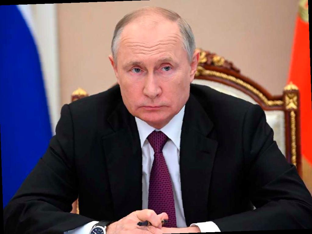 Путин подписал ряд законов о ЖКХ, пенсиях участников СВО и новых регионах