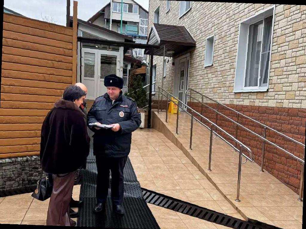 На Красной Поляне проверили гостевые дома и проживание нарушителей