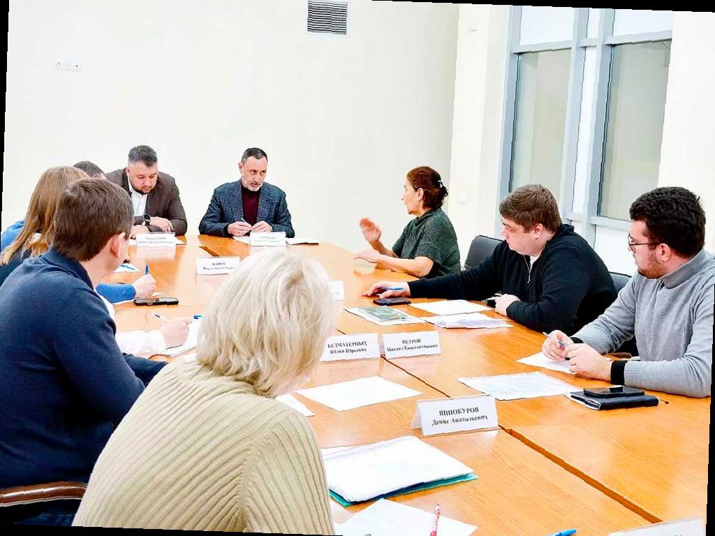 Депутат ЗСК Виктор Тепляков помогает жителям Сочи