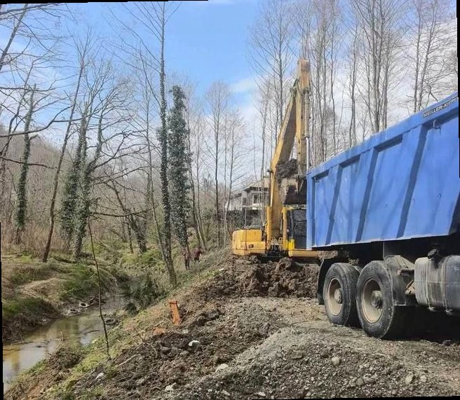 В Сочи расчистят реку Херота: вывезут более 25 тысяч кубометров мусора