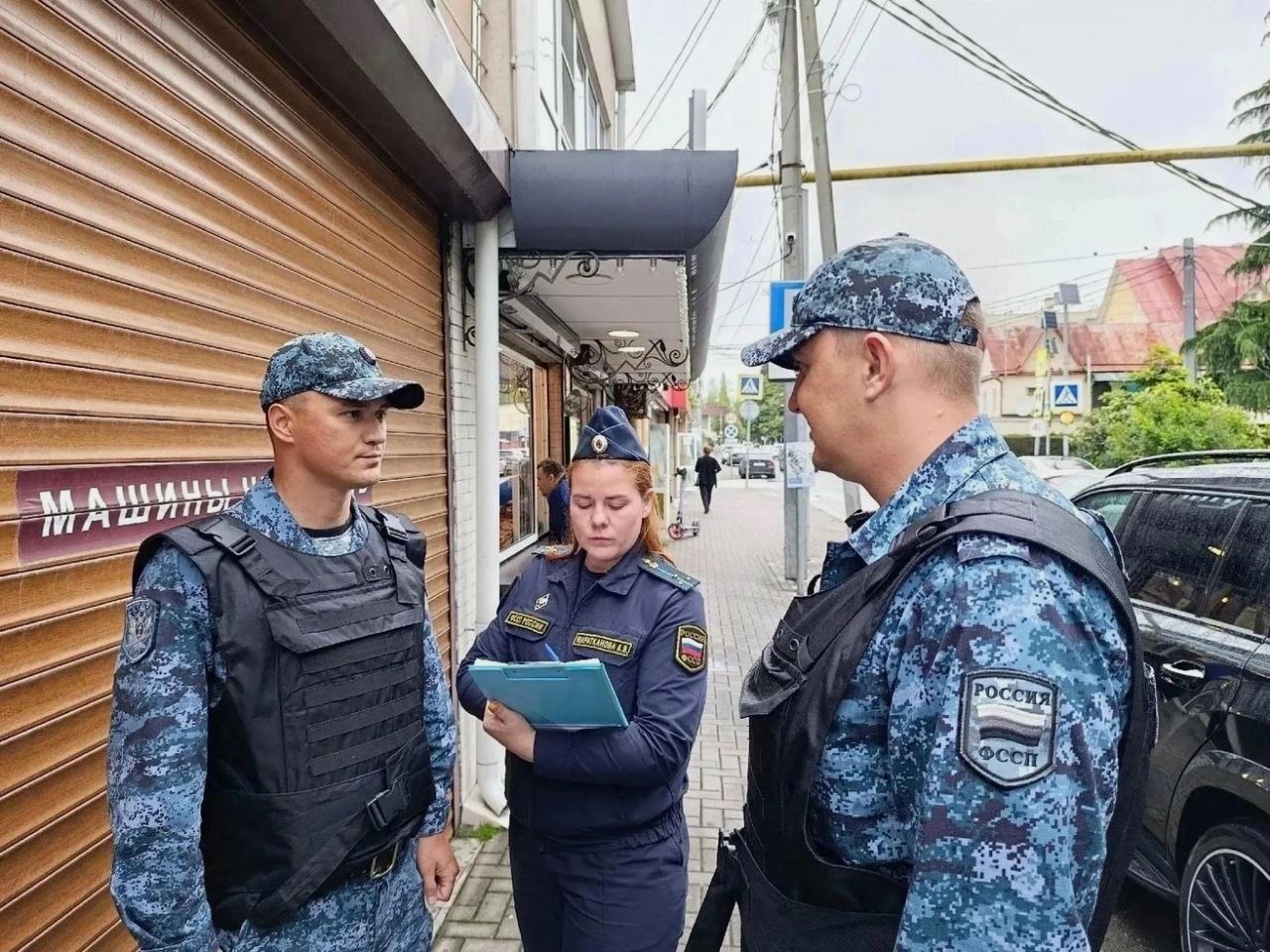 Жительница Сочи снесла сарай, конюшню и забор после судебного решения