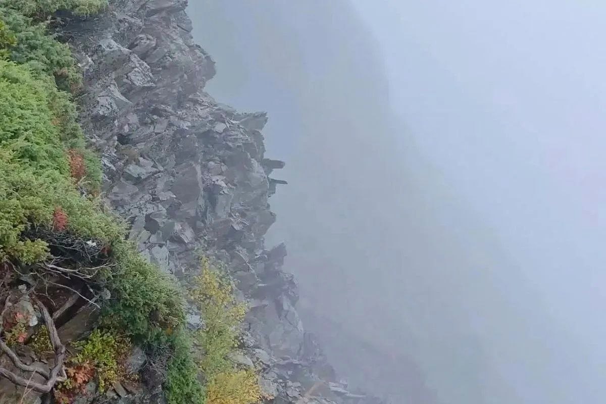 Спасение двух братьев в горах Сочи, застрявших в расщелине на Ачишхо